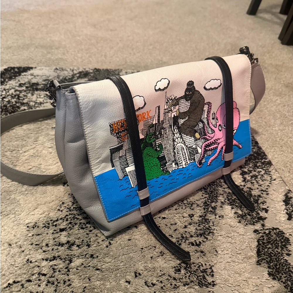 Min & Mon Victor Reversible Messenger Bag - Medium